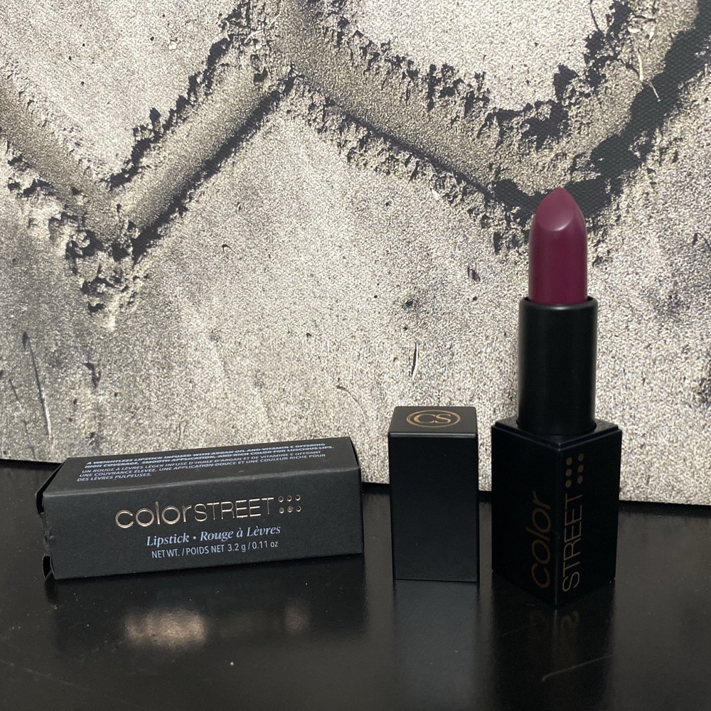 Color Street Lipstick Shade #301 Baddie Matte Finish ~ New Full Size